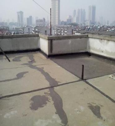 南郊漏水维修 楼顶漏水是什么原因，楼顶漏水维修方法是什么?