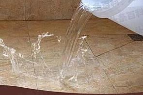 南郊漏水维修 免砸砖防水材料该如何施工